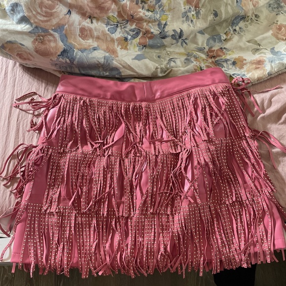 Dresses & Skirts - Hey there cowboy fringe skirt! Size large but can definitely fit a medium😊